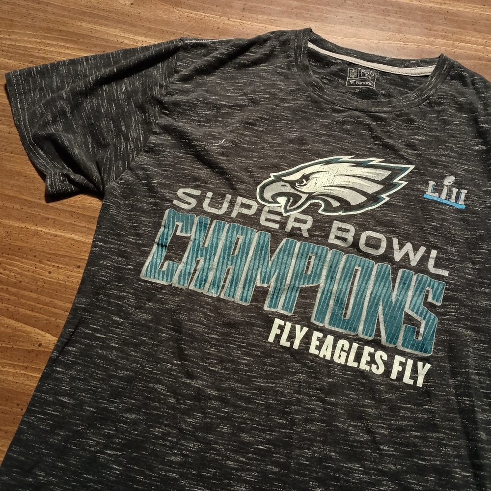 EAGLES SUPERBOWL LII T-SHIRT - Medium // NFL Football Champion Tee Shirt Sports